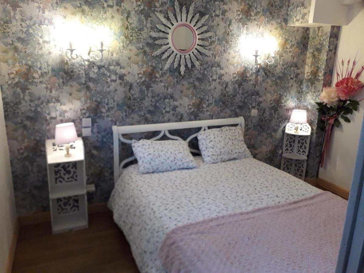 Le Jardin Fleuri Bed & Breakfast Saint-Nazaire  Exterior photo